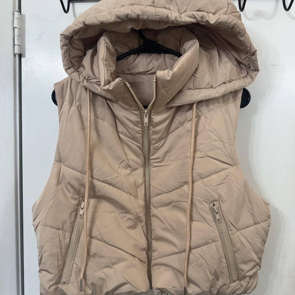 🎉3 for $50 🎉 Cropped Women's Beige Hooded Vest